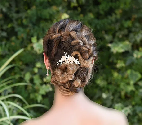 Chignon hairstyle for girls 10