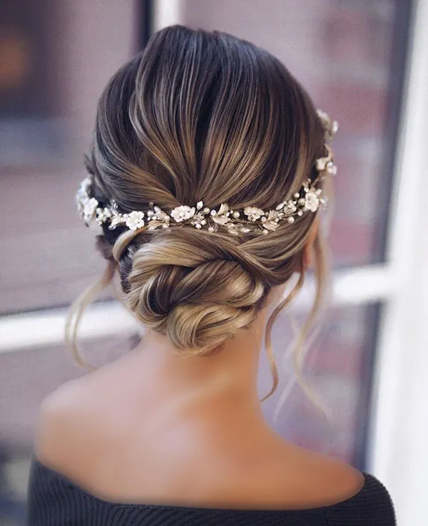 Chignon hairstyle for girls 21