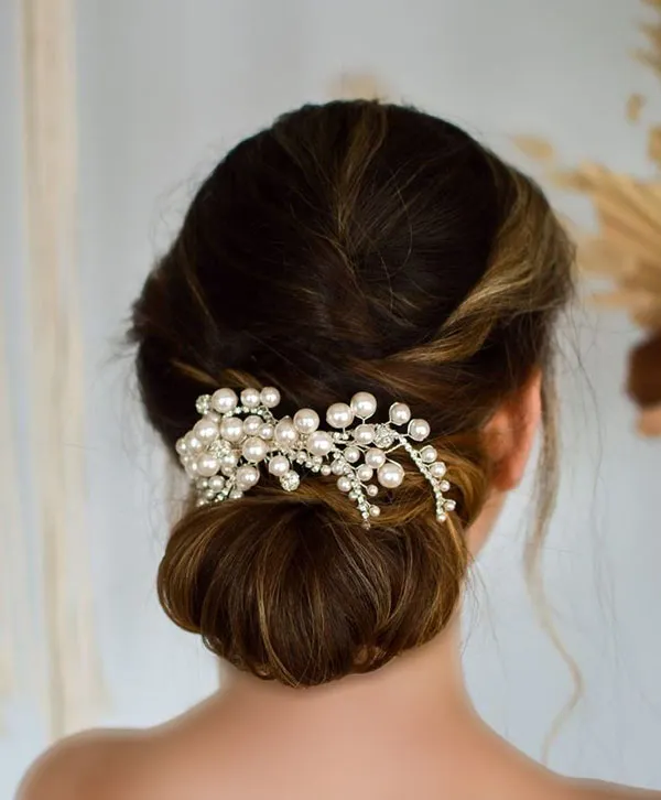 Chignon hairstyle for girls 23