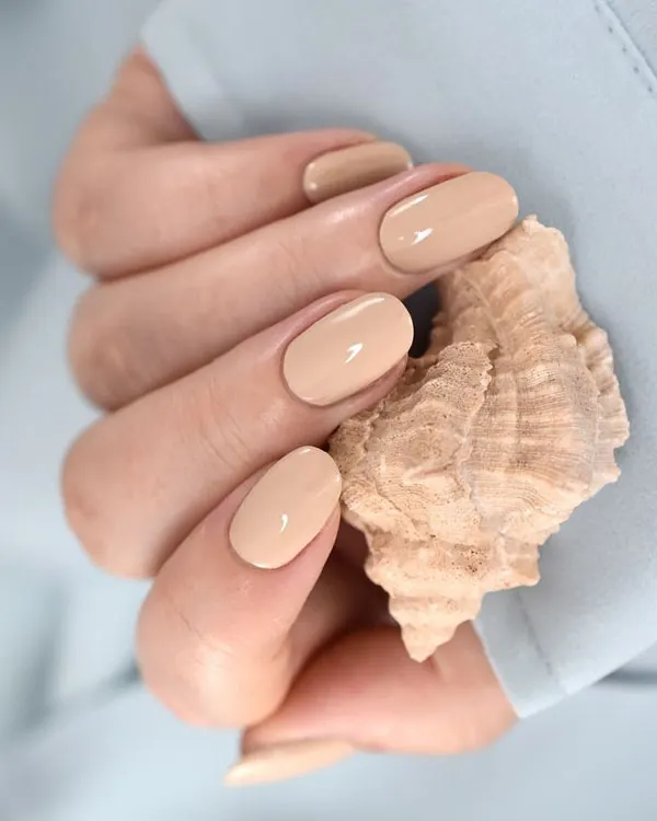 Cream nail model 25