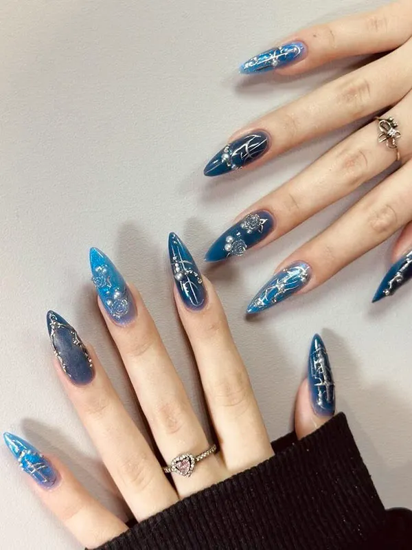 35 طرح ناخن بلند که امسال همه عاشقشان شدهاند! 9 Long nail design 5