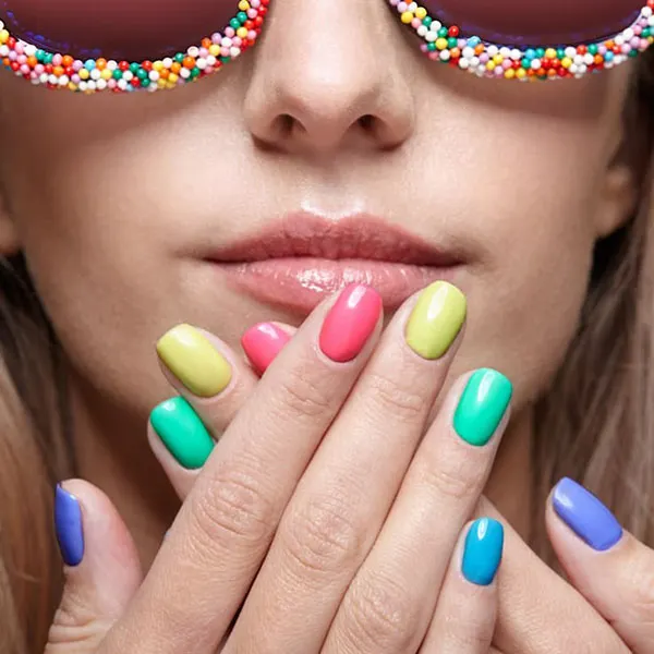33 طرح ناخن با لاک؛ جدیدترین مدلهای ساده و خاص! 4 Nail design with varnish 3