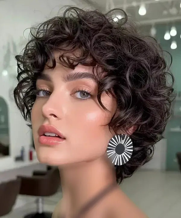 Short curly hairstyle 16