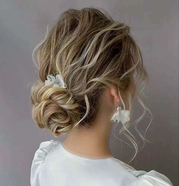 34 مدل شینیون مو کوتاه دخترانه؛ شیک، ساده و خاص! 25 Short hair updo style for girls 20