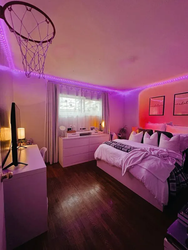 Sporty style bedroom decor for girls 27