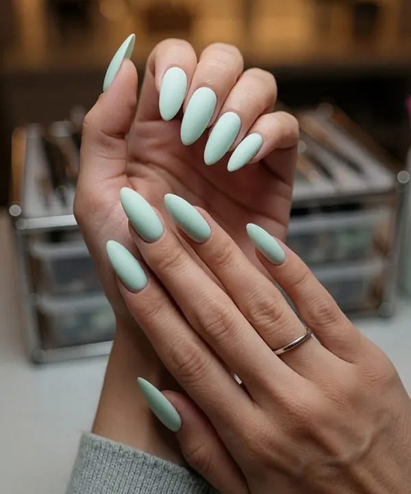 Stylish artificial nails for girls 1