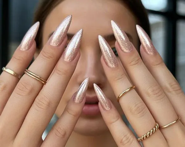 Stylish artificial nails for girls 12