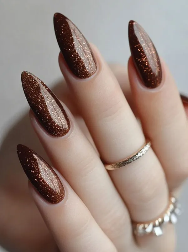 Stylish artificial nails for girls 2
