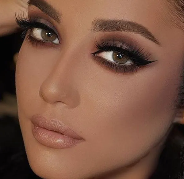 Types of facial makeup 26