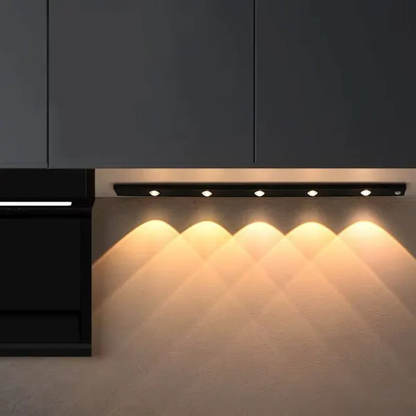 32 ایده لاین نوری زیر کابینت که ظاهر آشپزخانه را متحول میکند! 14 Under cabinet linear light 11