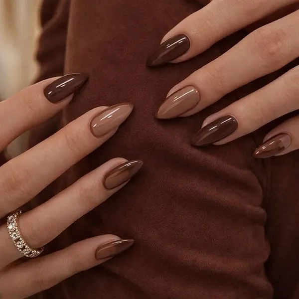 Brown nail design 27