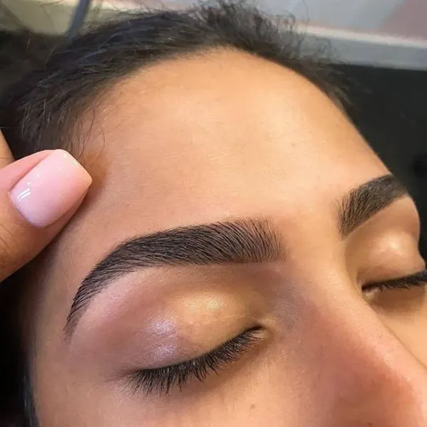 Chic feminine eyebrows 25