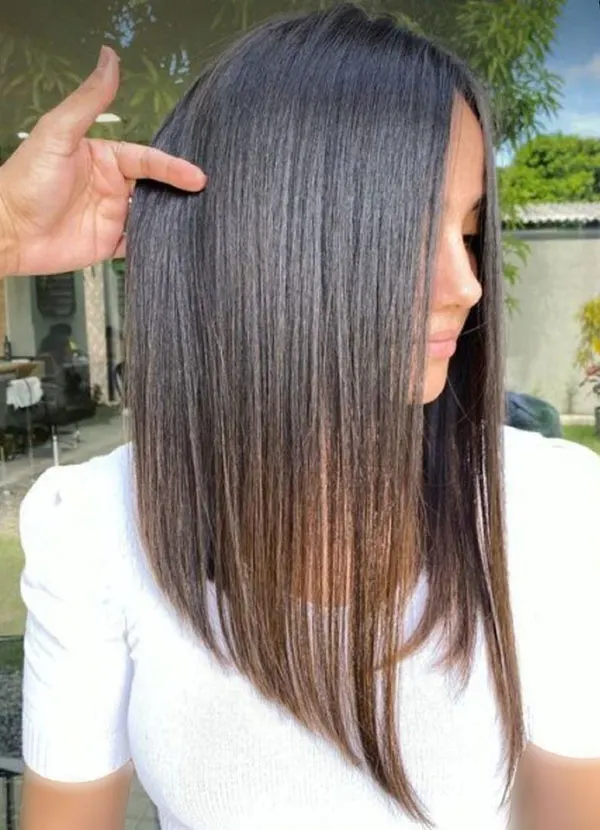 Chic long bob hairstyle for women 15