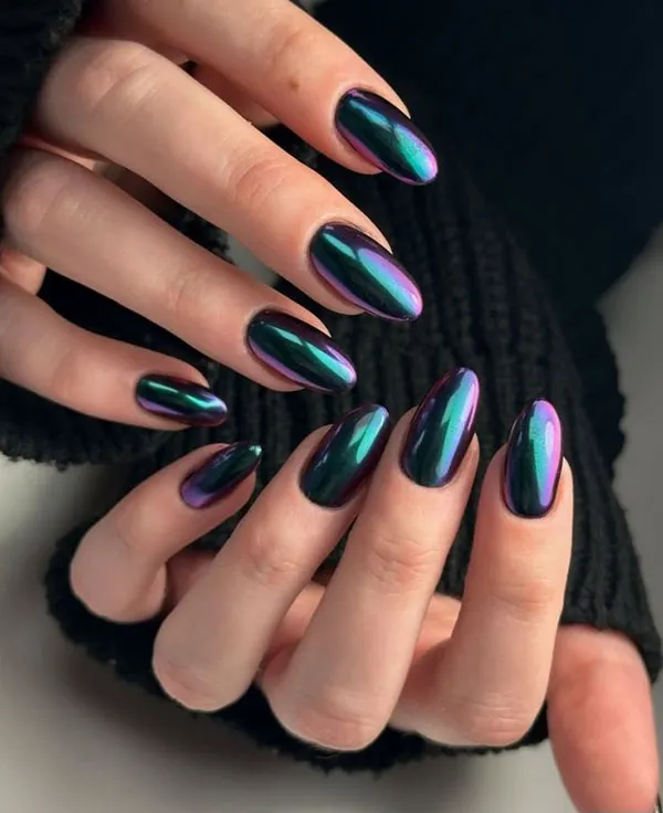 34 ایده کاشت ناخن کروم دخترانه؛ وقتی دستت زیر نور، خودش میدرخشه! 20 Chrome nail extensions 17