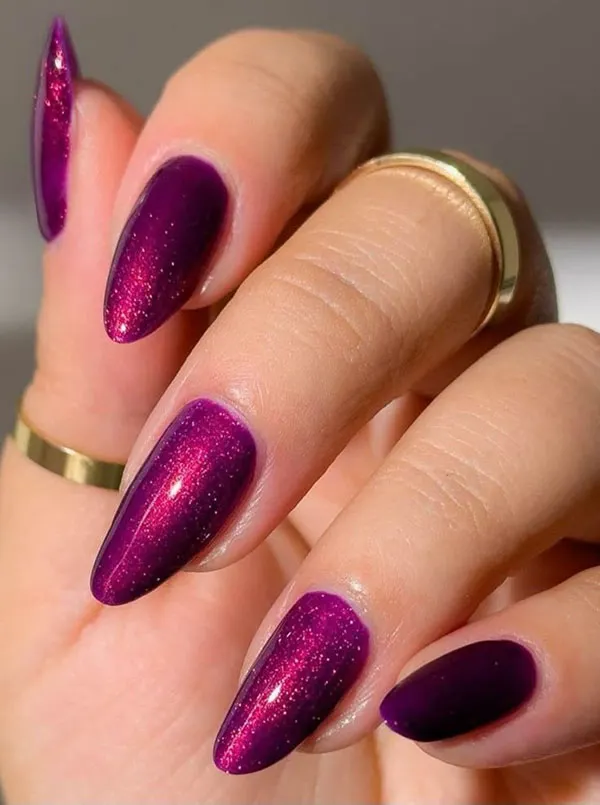 34 ایده کاشت ناخن کروم دخترانه؛ وقتی دستت زیر نور، خودش میدرخشه! 25 Chrome nail extensions 21