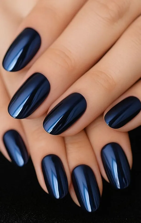 34 ایده کاشت ناخن کروم دخترانه؛ وقتی دستت زیر نور، خودش میدرخشه! 36 Chrome nail extensions 34