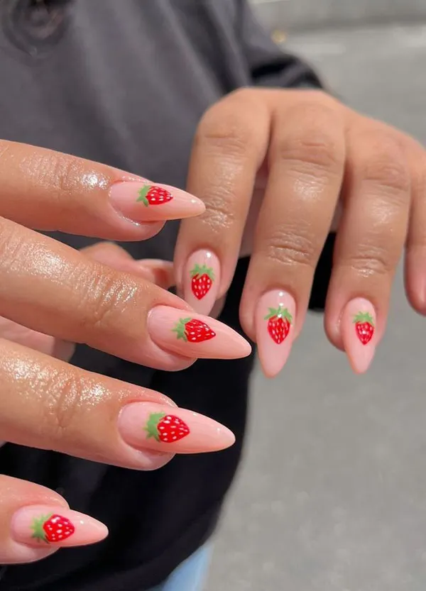 Cute nail designs trending this year 16