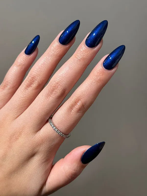 Dark and light blue nail designs 12