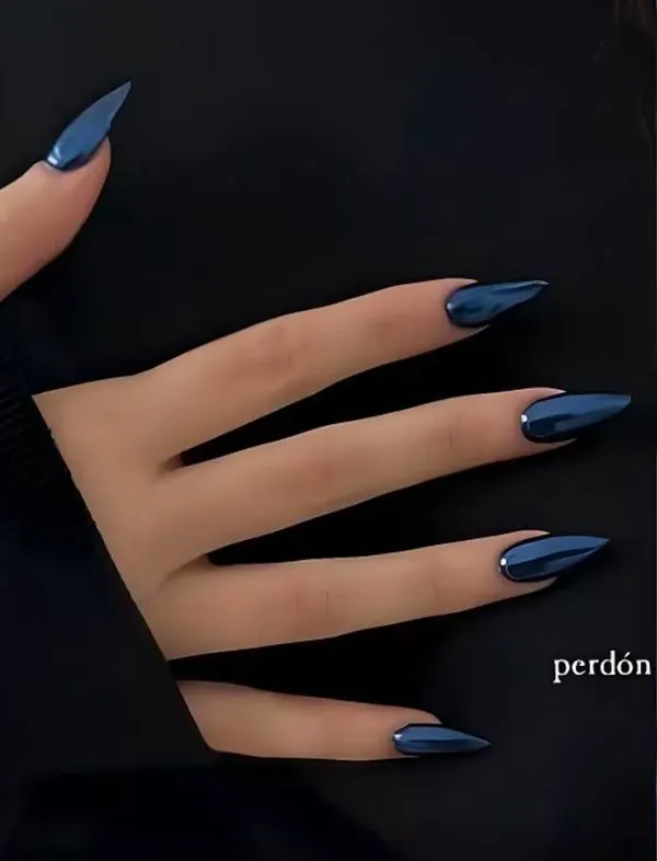 Dark and light blue nail designs 18