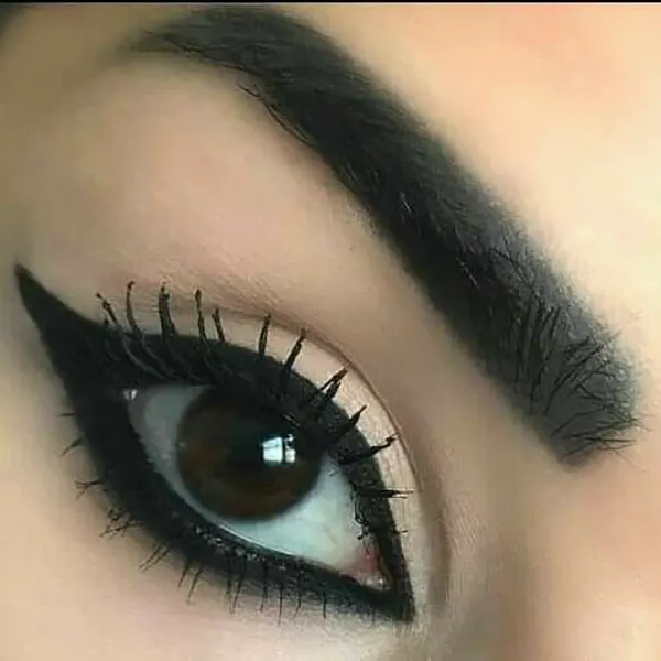 Egyptian style eyeliner 14