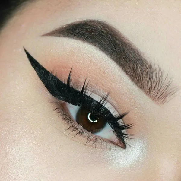 Egyptian style eyeliner 25