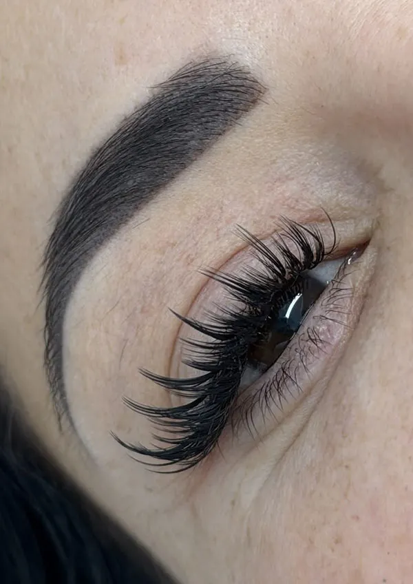 Eyelash extension model 11