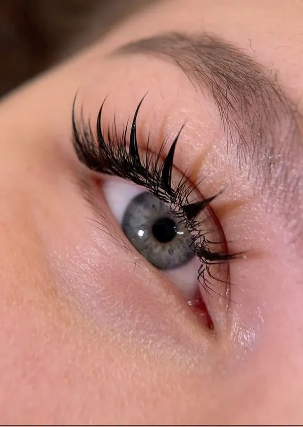 Eyelash extension model 29