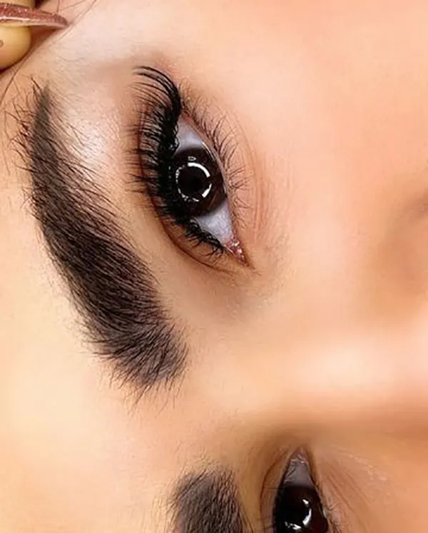 Eyelash extension model 6