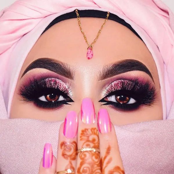 Heavy Arabic eye makeup 29