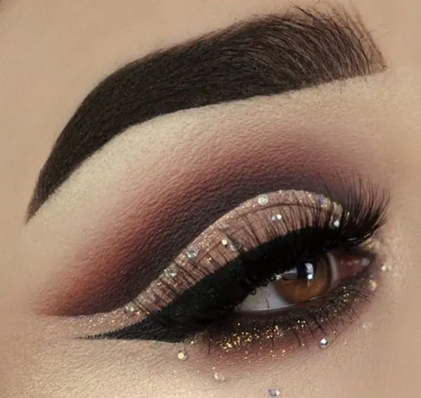 Heavy Arabic eye makeup 31