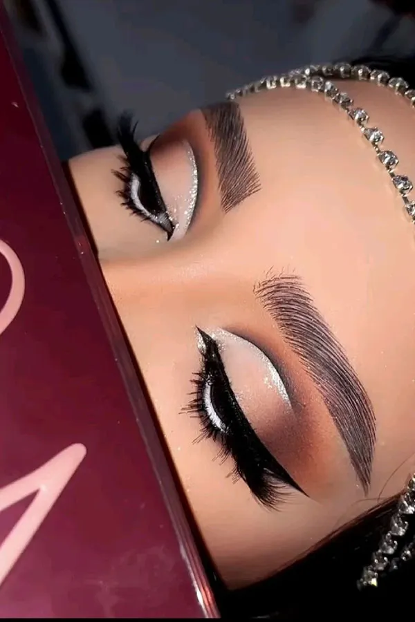 Heavy Arabic eye makeup 9