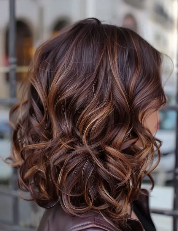Highlighted hair 32