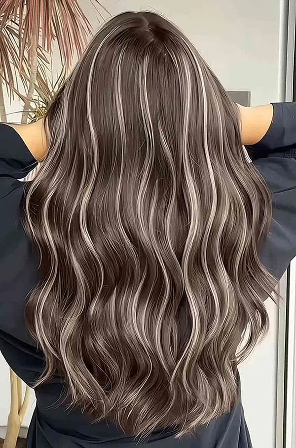 Highlighted hair 33