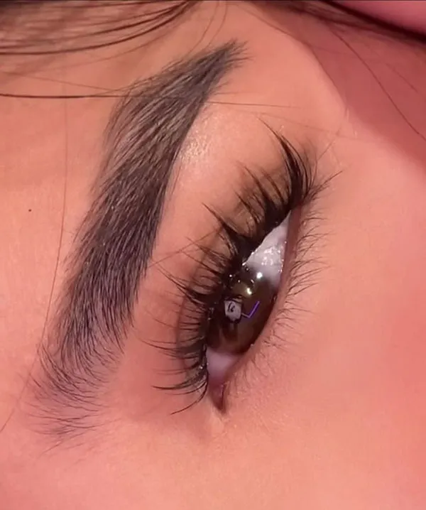 How to Apply False Eyelashes 19