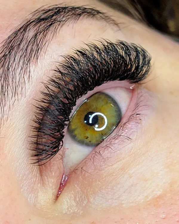 How to Apply False Eyelashes 21