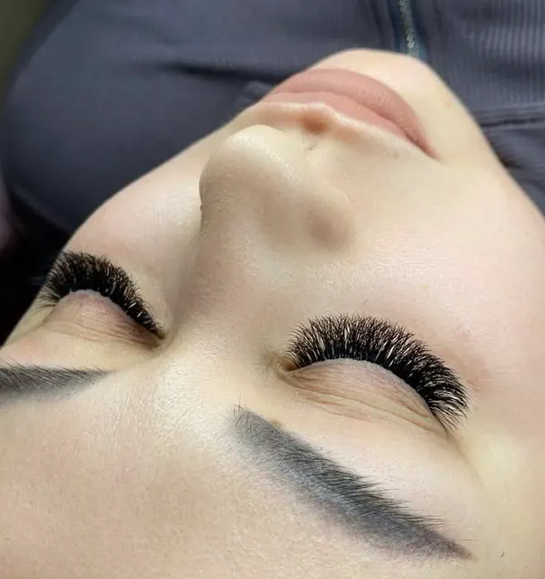 How to Apply False Eyelashes 29