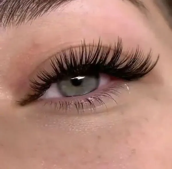 How to Apply False Eyelashes 5