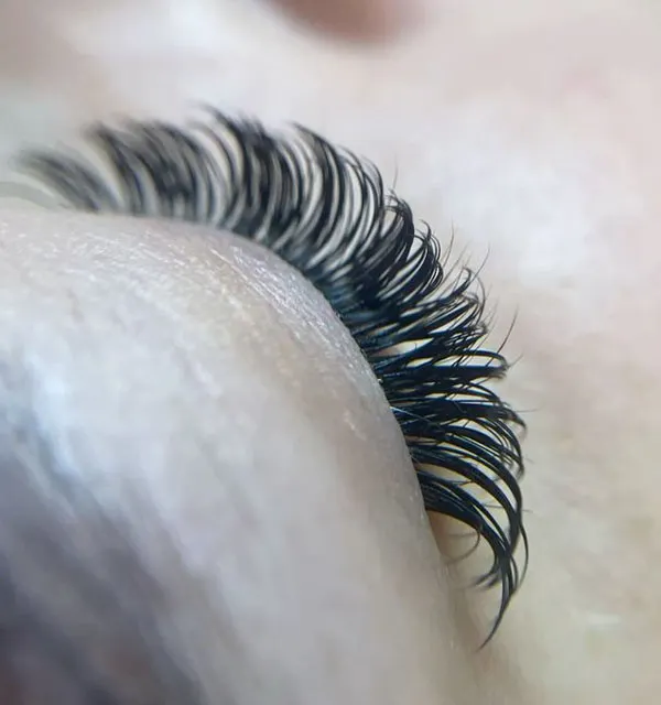 How to Apply False Eyelashes 7