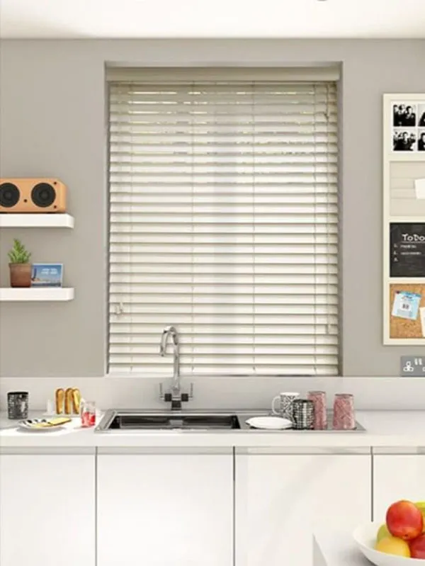 Kitchen Venetian blinds 11