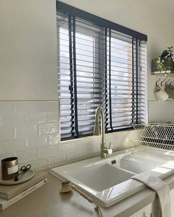 Kitchen Venetian blinds 21
