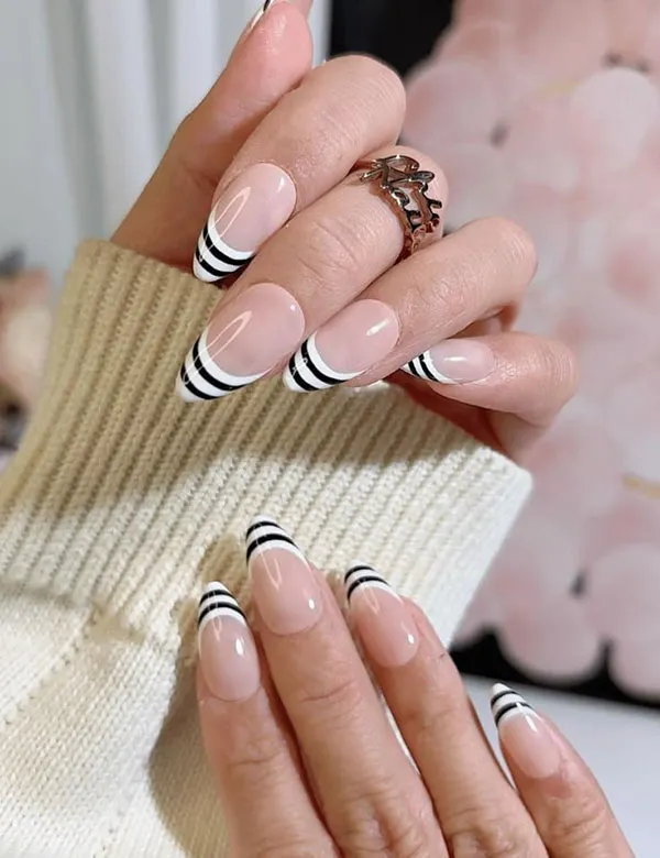 New French nail designs 23