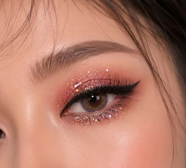 Shimmer eyeshadow for girls 16