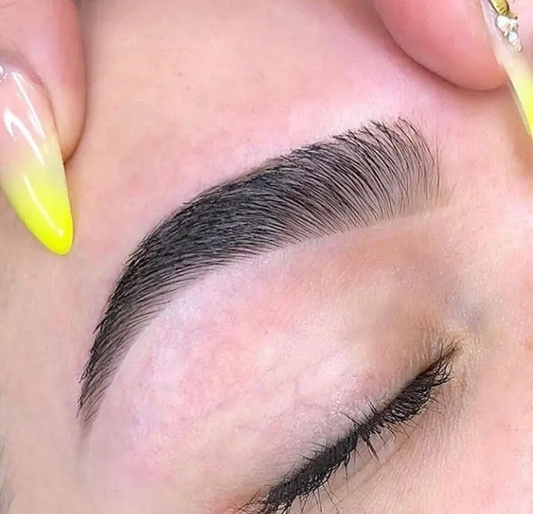 Types of trendy eyebrow models 30