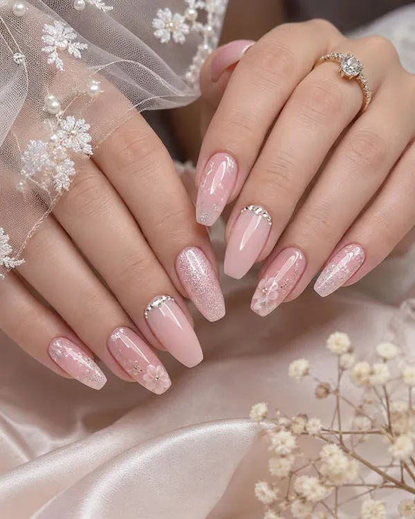 32 طرح ناخن برای عروسی | انتخابهایی که از مد نمیافتند! 11 Wedding nail designs 5