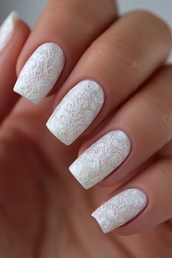 32 مدل ناخن عروس سفید که برای شب عروسی فوقالعادهاند! 13 White bridal nail design 10