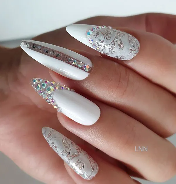 32 مدل ناخن عروس سفید که برای شب عروسی فوقالعادهاند! 18 White bridal nail design 15