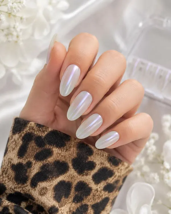 32 مدل ناخن عروس سفید که برای شب عروسی فوقالعادهاند! 6 White bridal nail design 2