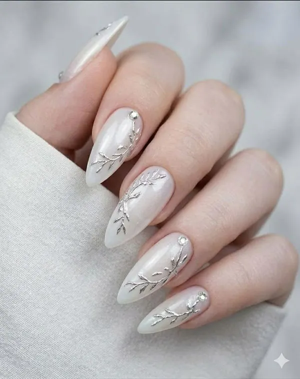 32 مدل ناخن عروس سفید که برای شب عروسی فوقالعادهاند! 8 White bridal nail design 5