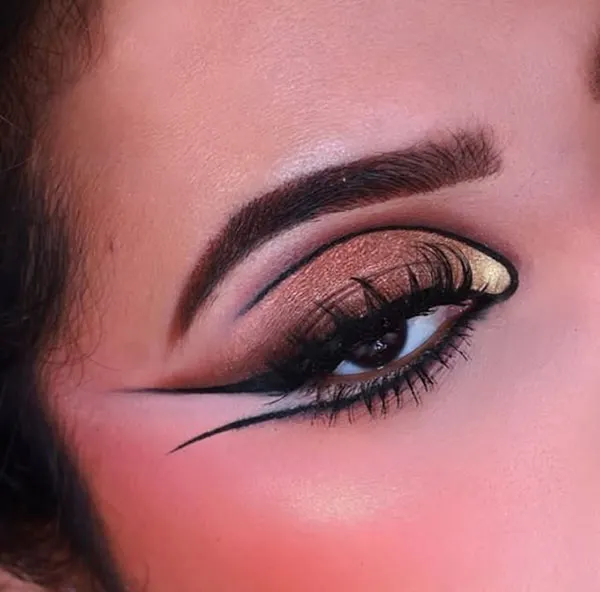 Womens Khaleeji style eye makeup 28
