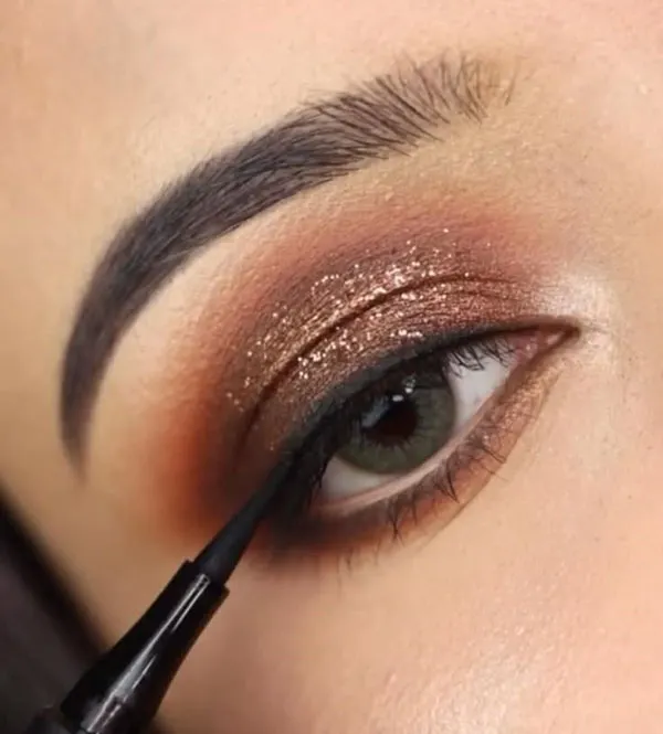 33 مدل سایه چشم پاییزی که فقط قهوهای نیست؛ این مدلها امسال جذابترند! 31 Autumn eyeshadow 28